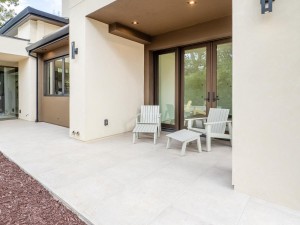 d951af06-6f4b-45c0-8d02-637e9c6f534b - 077